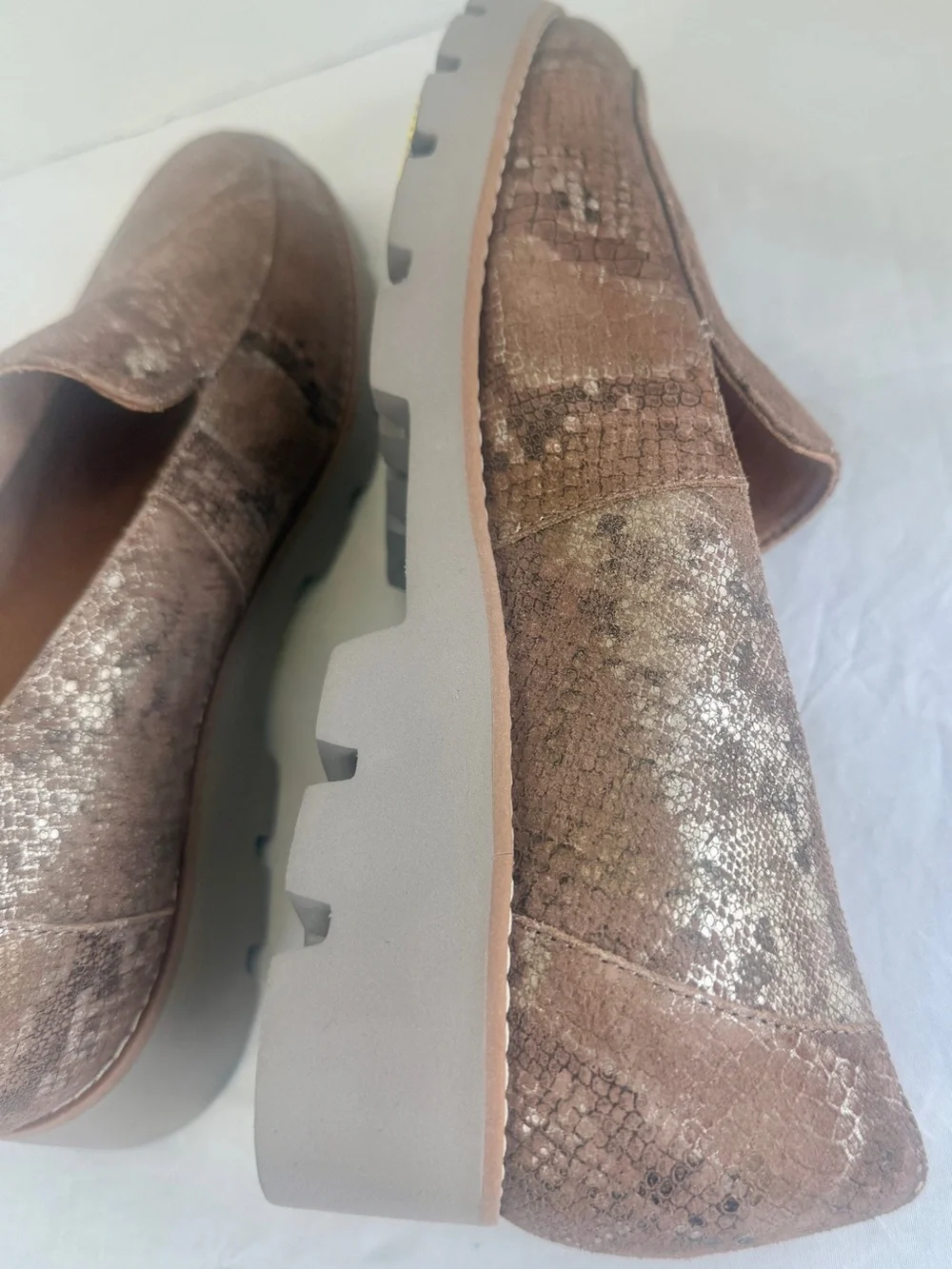 Vionic Kensley Women's 9.5 Slip On Leather Loafers Brown Metallic Snake NWT